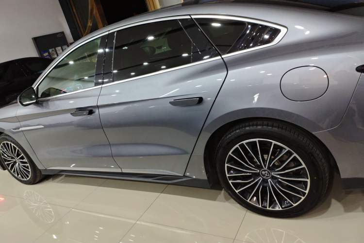 Used BYD Han 2023 DM-i Champion Edition 121KM Prestige Model
