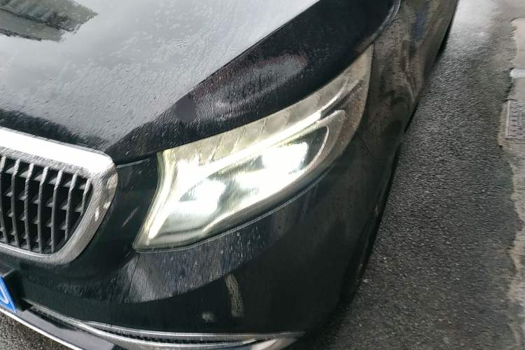 Used Mercedes-Benz V-Class 2018 V 260 Avantgarde Edition China VI