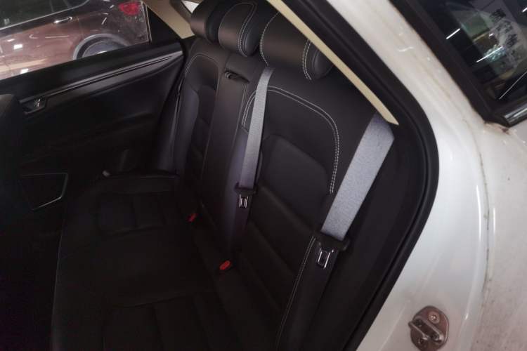 Used Geely Auto Emgrand GL 2018 1.8L Manual Elite Smart Connectivity Version
