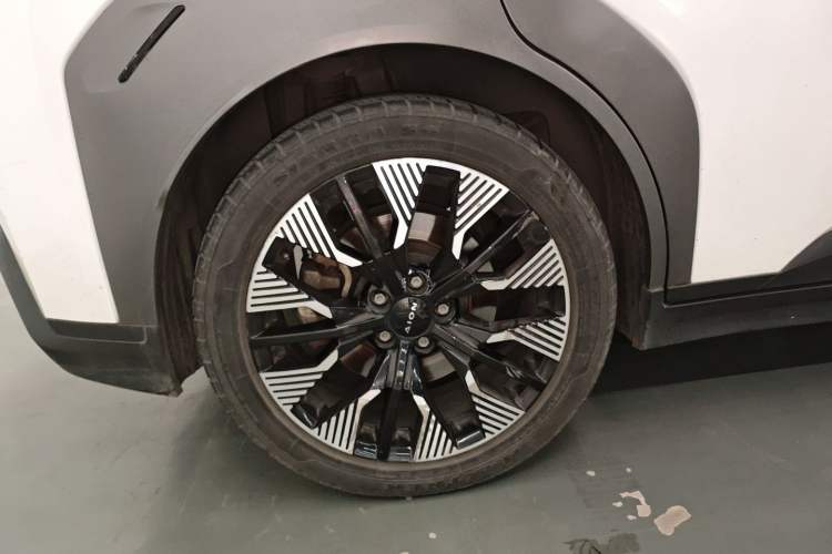 Used AION Y 2022 70 Tech Edition Lithium Iron Phosphate