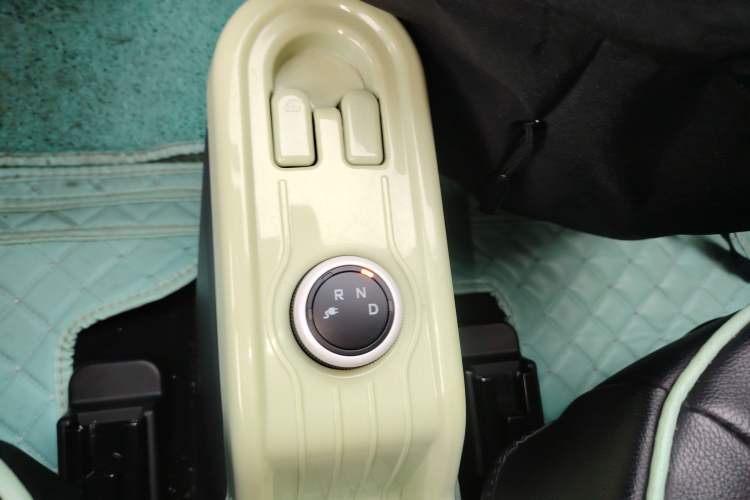 Used Wuling Hongguang MINIEV 2021 Macaron Premium Model – Lithium-NMC