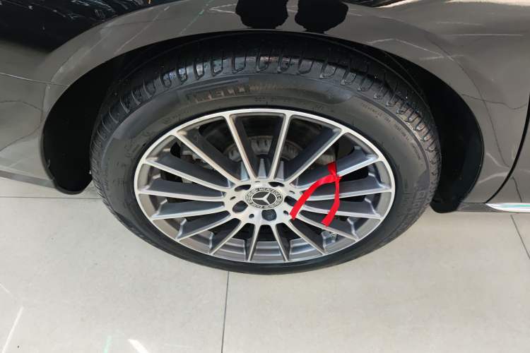 Used Mercedes-Benz E-Class 2021 Facelift E 260 L
