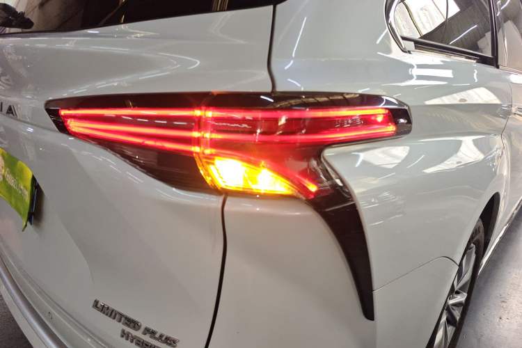 Used Toyota Sienna 2021 2.5L Hybrid Ultimate Edition
