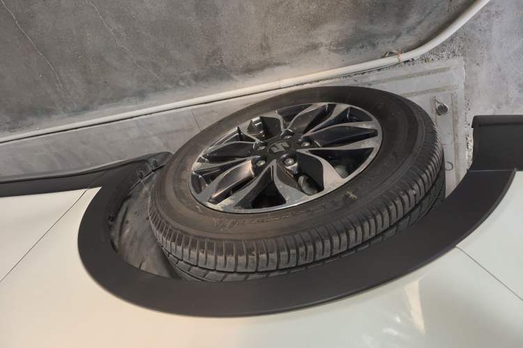 Used Suzuki Vitara S-Cross 2017 1.6L CVT Two-Wheel Drive Urban Advanced Model
