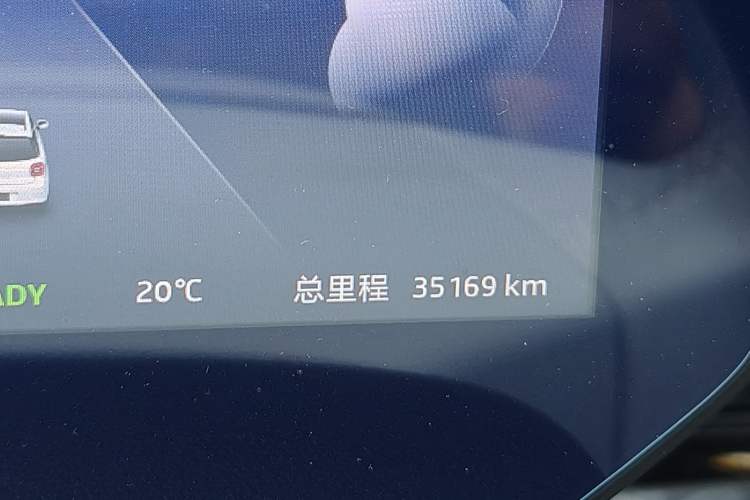 Used  3 2023 505km Air