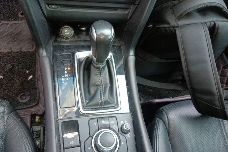 Used Mazda Mazda 3 Axela 2017 Hatchback 2.0L Automatic Sport Model China V Emission Standard
