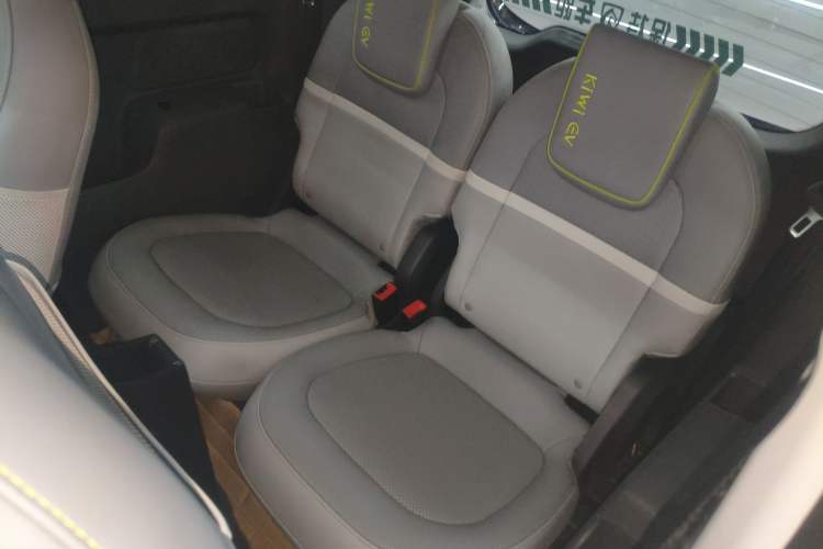 Used Baojun KiWi EV 2021 Artist Model Lithium Iron Phosphate