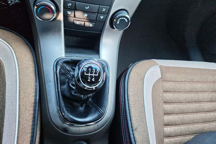 Used Chevrolet Cruze 2015 1.5L Classic SL MT
