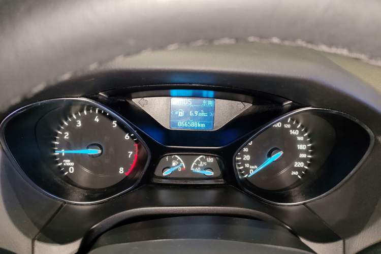 Used Ford Focus 2015 Sedan EcoBoost 125 Automatic Supreme Style Edition
