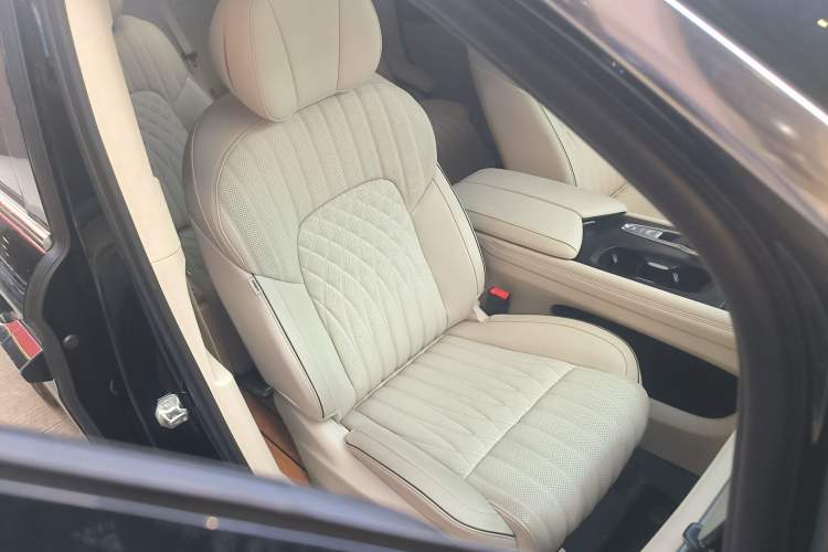 Used VOYAH Dream 2024 PHEV Ultra-Long Range Flagship Edition