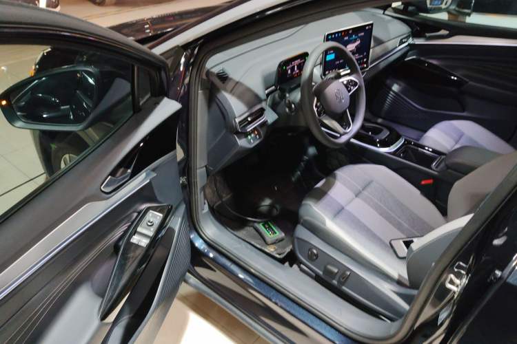 Used Volkswagen ID.4 CROZZ 2025 Pure Edition
