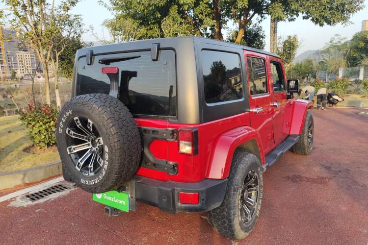 Used  Wrangler 2014 3.0L Sahara Four-Door Edition