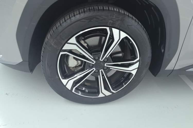 Used  L7 2023 1.5T 115 km Starship