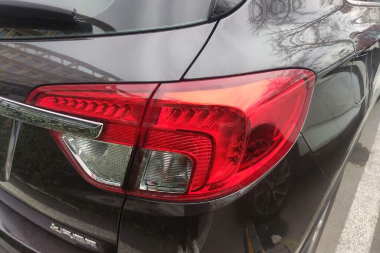 Used Buick Envision 2016 20T Two-Wheel-Drive Elite Model
