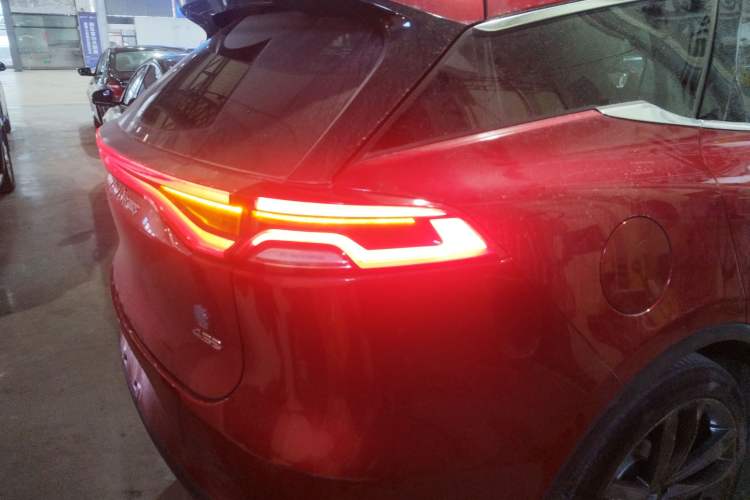 Used BYD Tang New Energy 2018 DM 2.0T All-Wheel Drive Smart Connectivity Luxury Model 7 Seats China V Emission Standard
