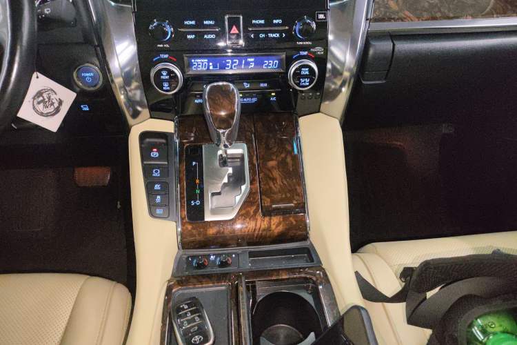 Used Toyota Alphard 2021 Dual-Engine 2.5L Luxury Edition
