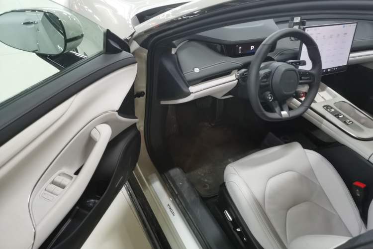 Used  SU7 2024 Rear-Drive Ultra-Long Range Advanced Pro-Level Intelligent Driving Version