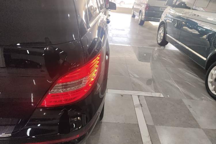 Used Mercedes-Benz R-Class 2017 R 320 4MATIC Business Edition Prestige Model