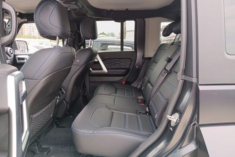 Used Beijing Auto BJ40 2023 2.0D Automatic Four-Wheel Drive Blade Hero Edition Adventurer Type
