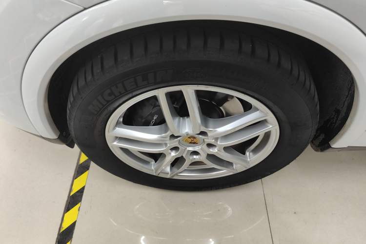 Used Porsche Cayenne 2016 Cayenne Platinum Edition 3.0T
