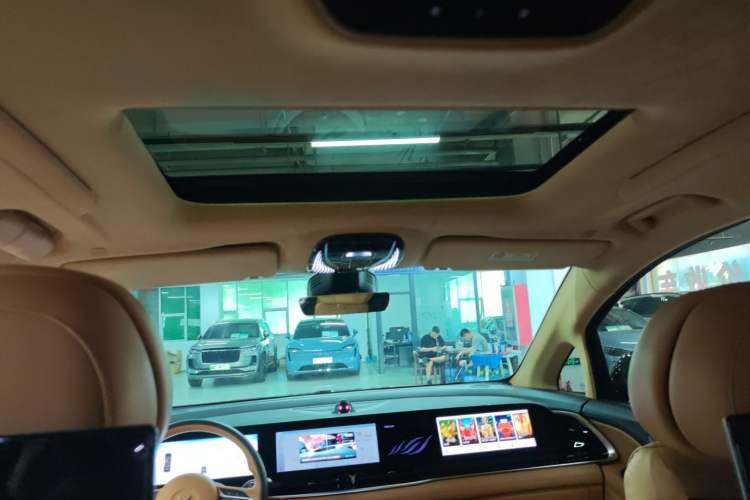 Used VOYAH Dream 2024 PHEV Ultra-Long Range Flagship Edition
