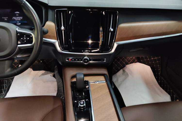 Used Volvo S90 2022 B5 Zhiyi Luxury Edition
