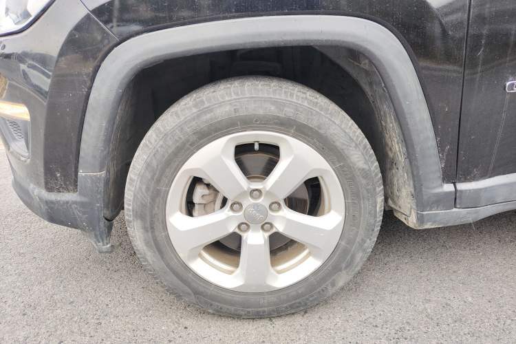 Used  Compass 2017 200T Automatic Family Edition
