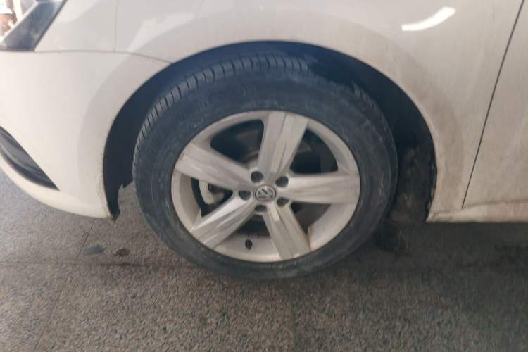 Used Volkswagen Lavida 2017 1.6L Automatic Fashion Edition
