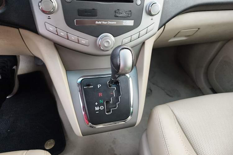 Used BYD S6 2013 Platinum Edition 2.4L Automatic Luxury Model
