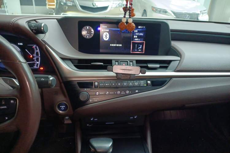 Used Lexus ES 2020 300h Premier Edition
