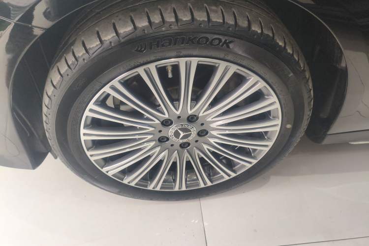 Used Mercedes-Benz E-Class 2023 Restyled E 300 L Sporty and Stylish Edition
