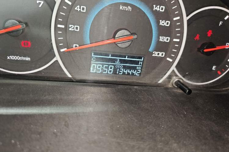 Used Wuling Rongguang V 2016 1.5L Standard Version
