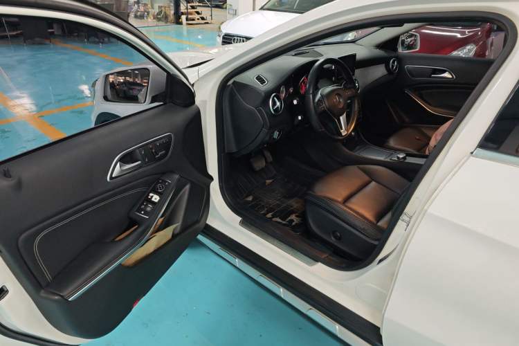 Used Mercedes-Benz GLA 2015 GLA 220 4MATIC Fashion Model