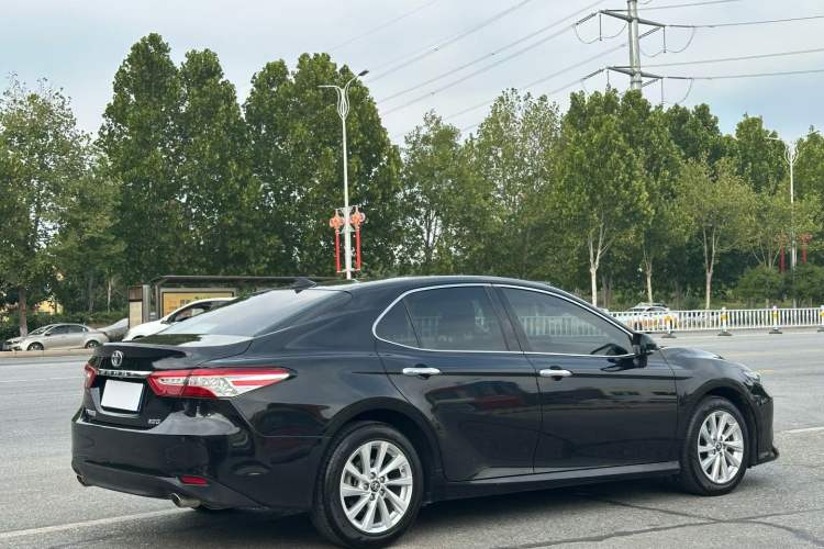 Used Toyota Camry 2021 2.0G Luxury Edition
