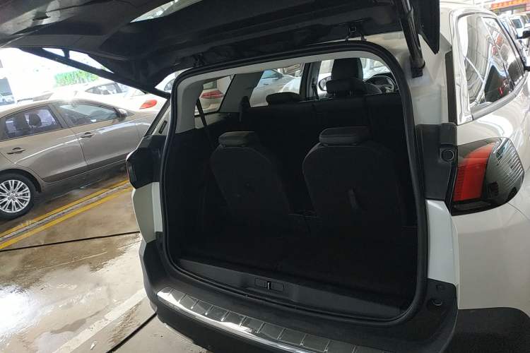 Used Peugeot 5008 2017 380THP 7-Seater Elite Edition