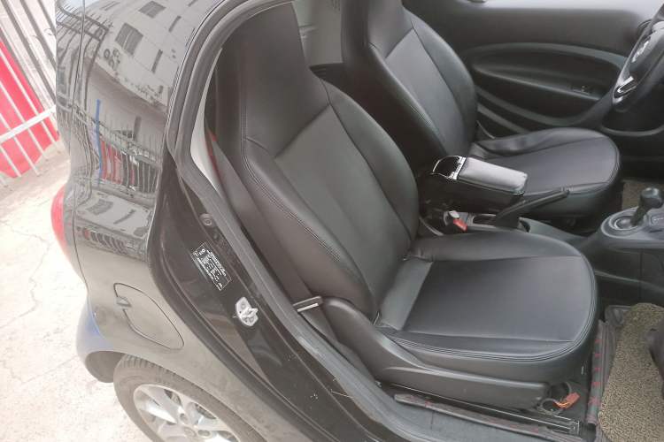 Used smart fortwo 2015 1.0L 52 kW hardtop Dynamic version
