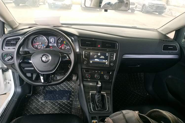 Used Volkswagen Golf 2017 230TSI Automatic Comfort Edition – Celebrating Milestone of One Million Units
