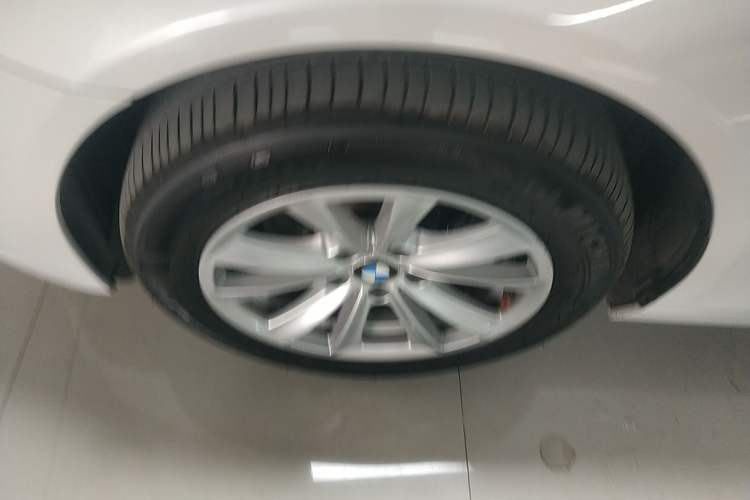 Used BMW 5 Series 2014 520Li Elegant Model
