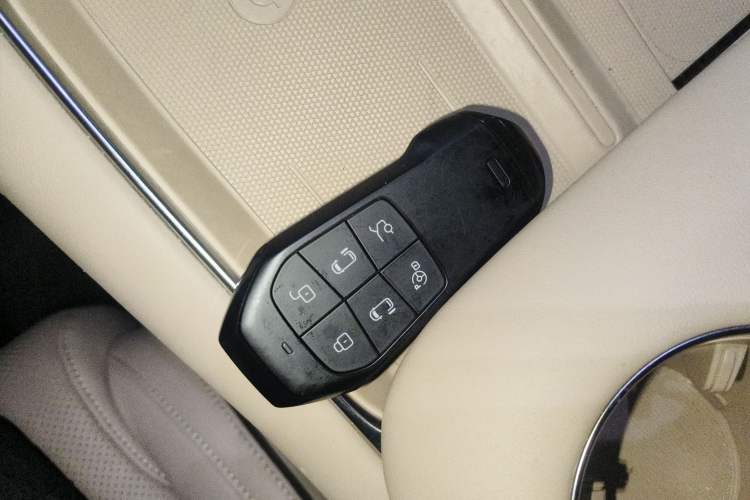 Used XPeng X9 2024 702 Ultra-Long Range Max