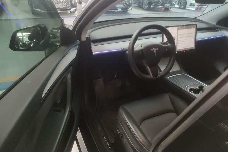 Used Tesla Model Y 2024 Rear-Wheel-Drive Version
