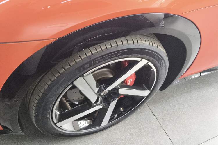 Used  YU7 2025 Ultra-Long Range High-Performance All-Wheel-Drive Max Edition