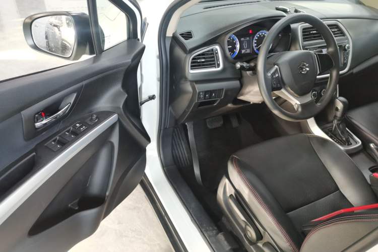 Used Suzuki S-Cross 2015 1.6L CVT Two-Wheel Drive Entry-Level Trim