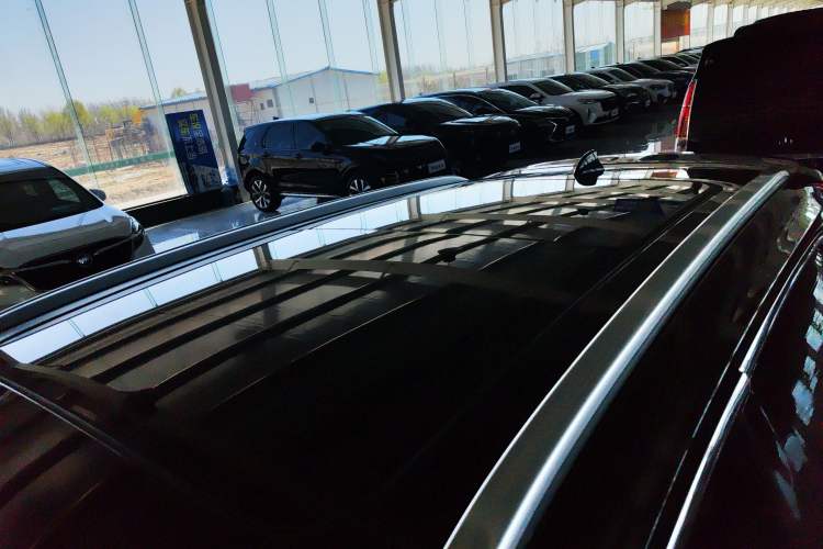 Used Hongqi HS5 2022 Facelifted Version 2.0T Smart Connect Flagship All-Wheel-Drive Edition
