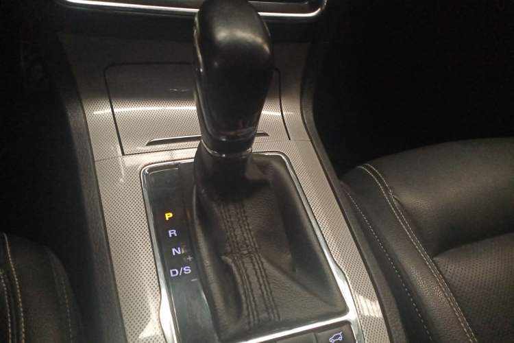 Used Roewe RX5 2016 30T Two-Wheel Drive Automatic Internet Smart Edition