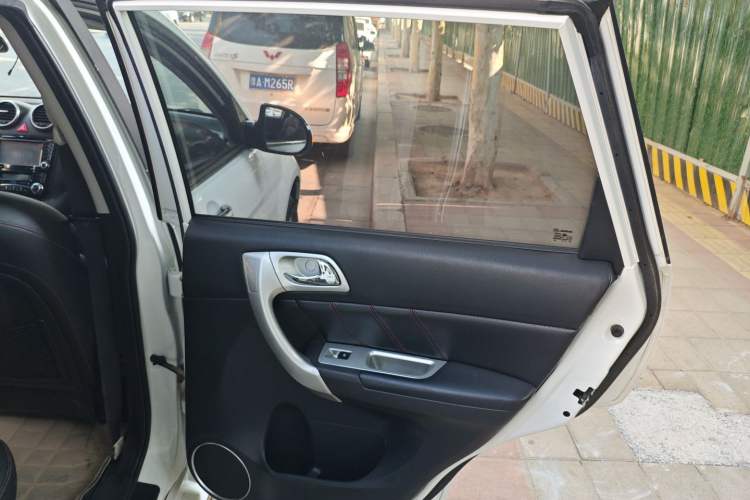 Used Haval H6 2015 Upgraded Model 1.5T Manual Two-Wheel Drive Elite Version
