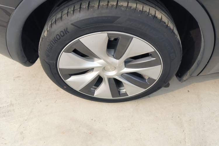 Used Tesla Model Y 2021 Revised Version 2 Long-Range All-Wheel-Drive Edition