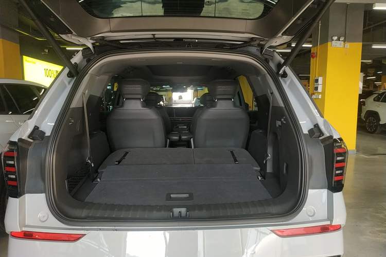 Used Ford Edge 2023 Ford Explorer L 2.0T EcoBoost Four-Wheel Drive 7-Seater Supreme Model
