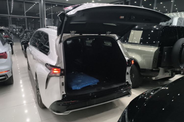 Used Toyota Granvia 2024 2.5L Hybrid Prestige PLUS Edition
