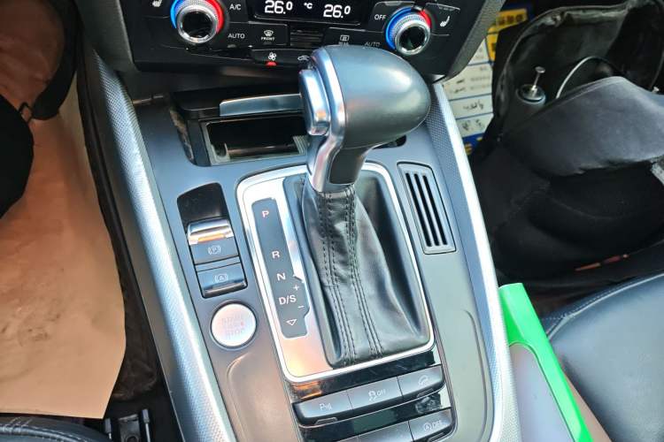 Used Audi Q5 2018 Collector's Edition 40 TFSI Technology Model
