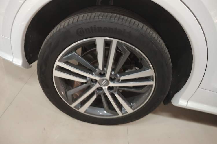 Used Audi Q5L 2020 Updated 40 TFSI Prestige Fashion Edition
